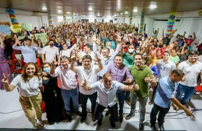 Gilvana Gayoso e Venâncio Cardoso lotam Diferencial Buffet para ouvir candidatos